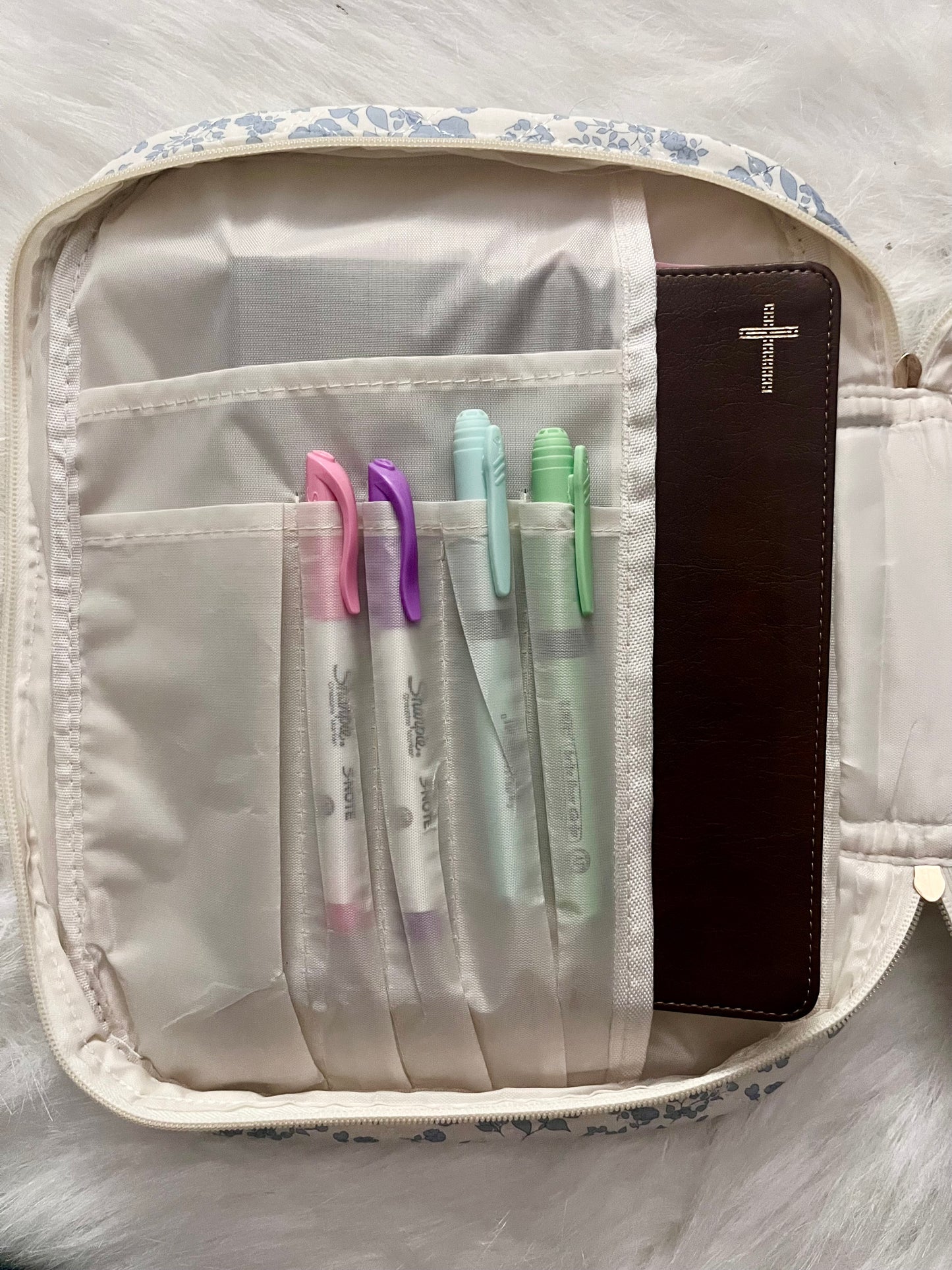 Quilted Zippered Bible Case in Blue Floral