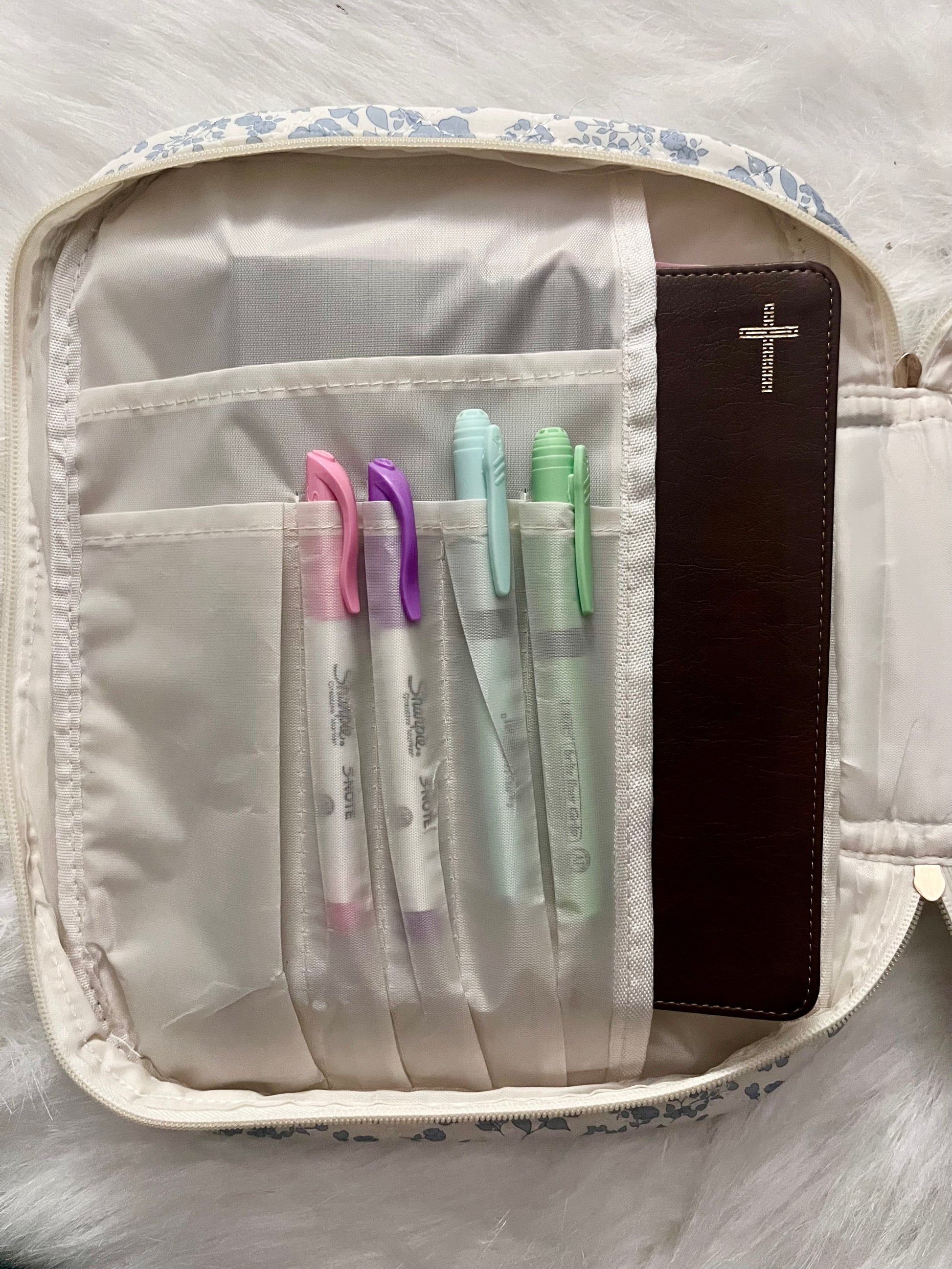 Quilted Zippered Bible Case in Blue Floral