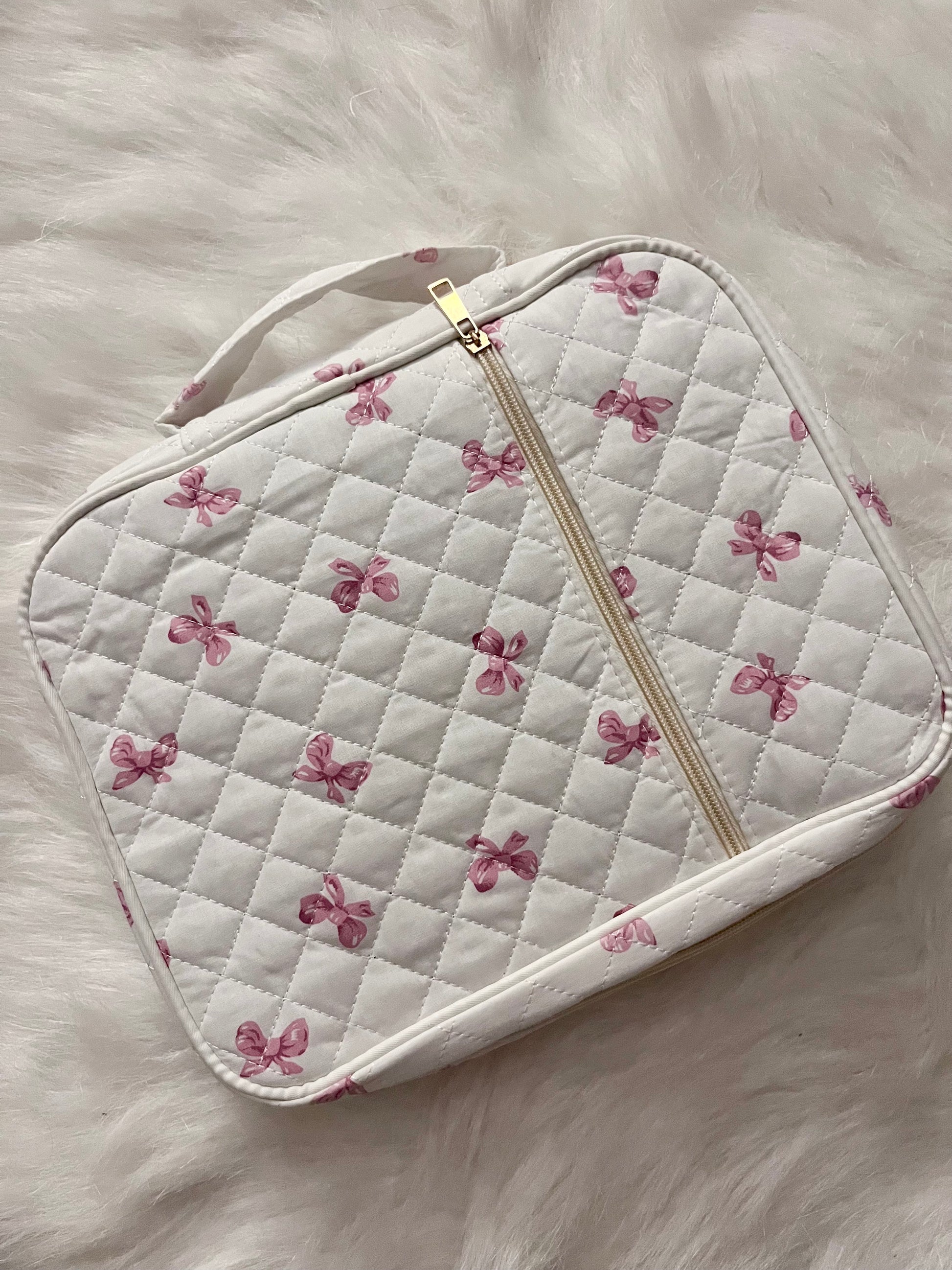 Quilted Zippered Bible Case with Pink Bows